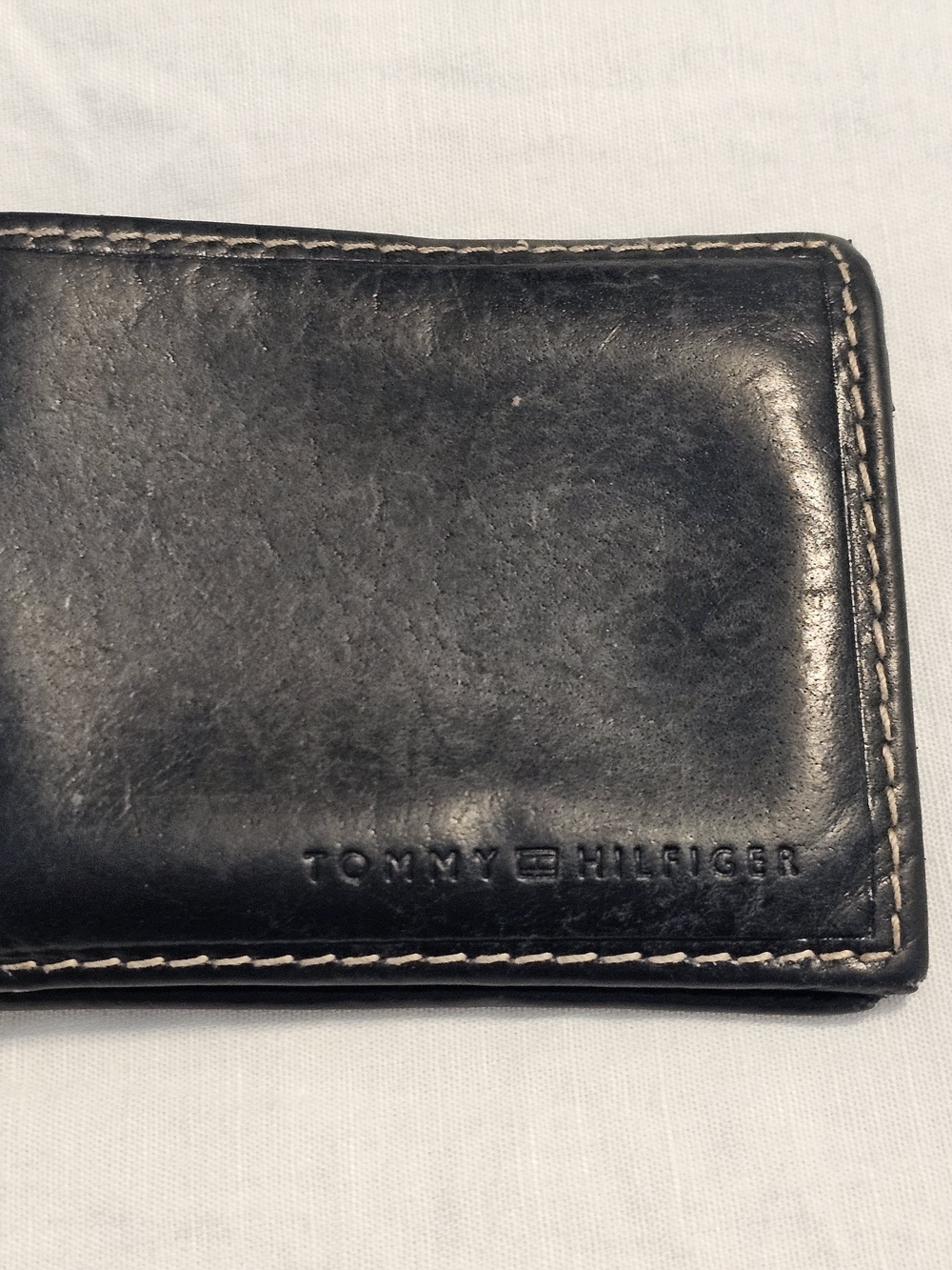 Tommy Hilfiger Men's Black Leather Wallet